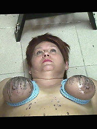 Rear end fist in the tub