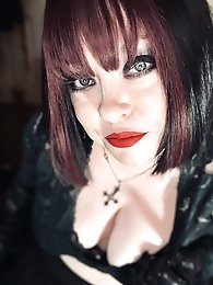 Self-portraits of Tina Snow in the 39th set.