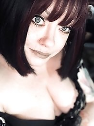 Self-portraits of Tina Snows #31