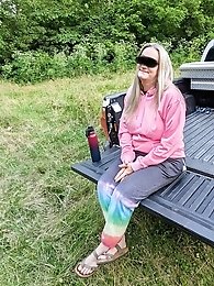 A pretty fat woman fucks like a real hellcat in this video